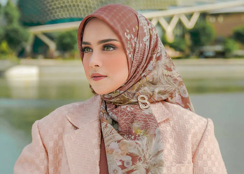 Baju Peach Cocok dengan Jilbab Warna Apa, ya? Cek di sini!