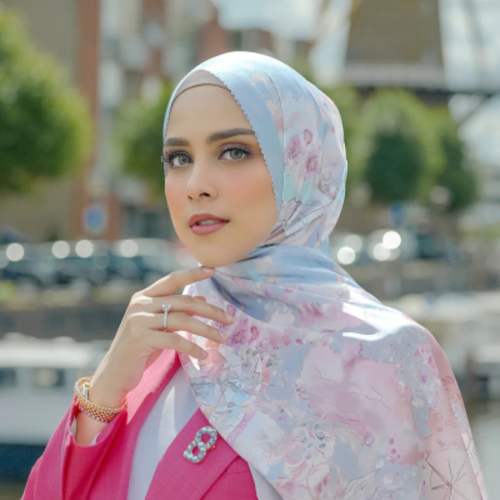 8 Rekomendasi Warna Jilbab yang Cocok dengan Baju Warna Pink