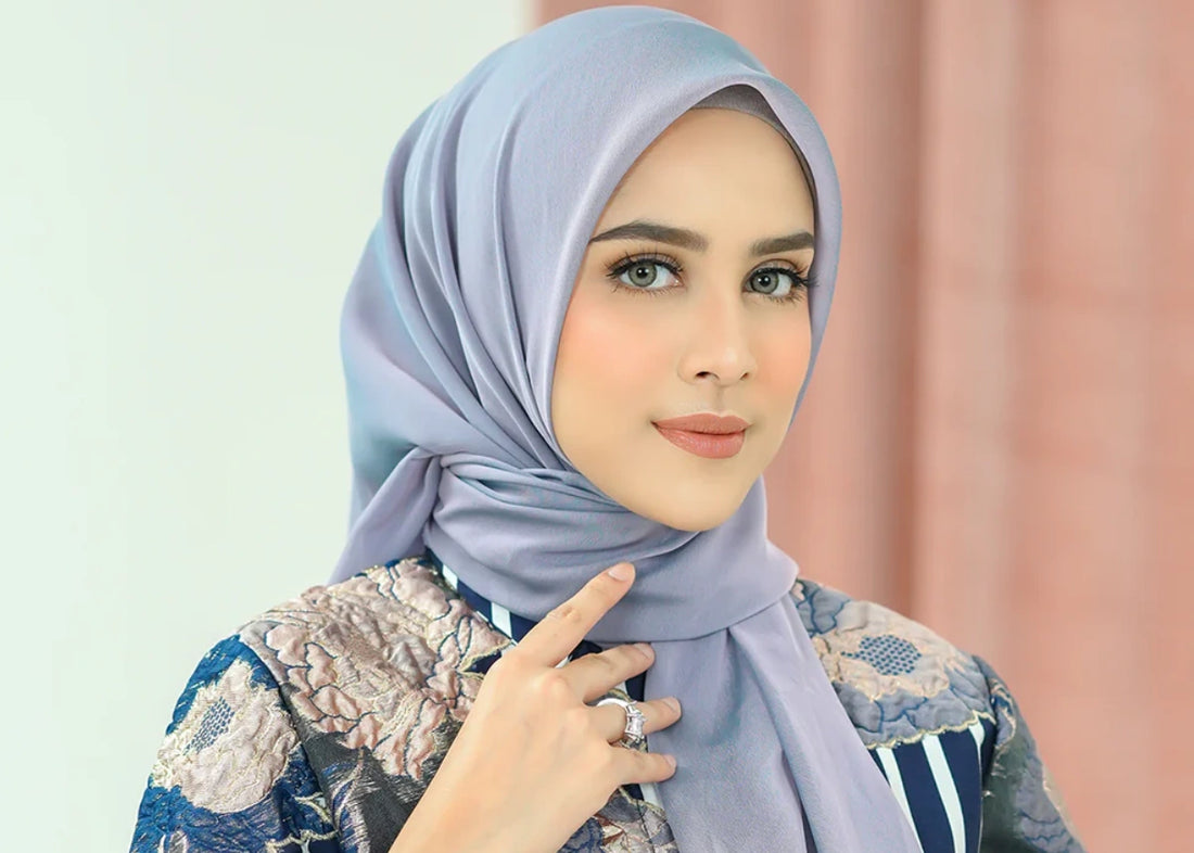 Baju Navy Cocok dengan Jilbab Warna Apa? Simak Rekomendasinya!