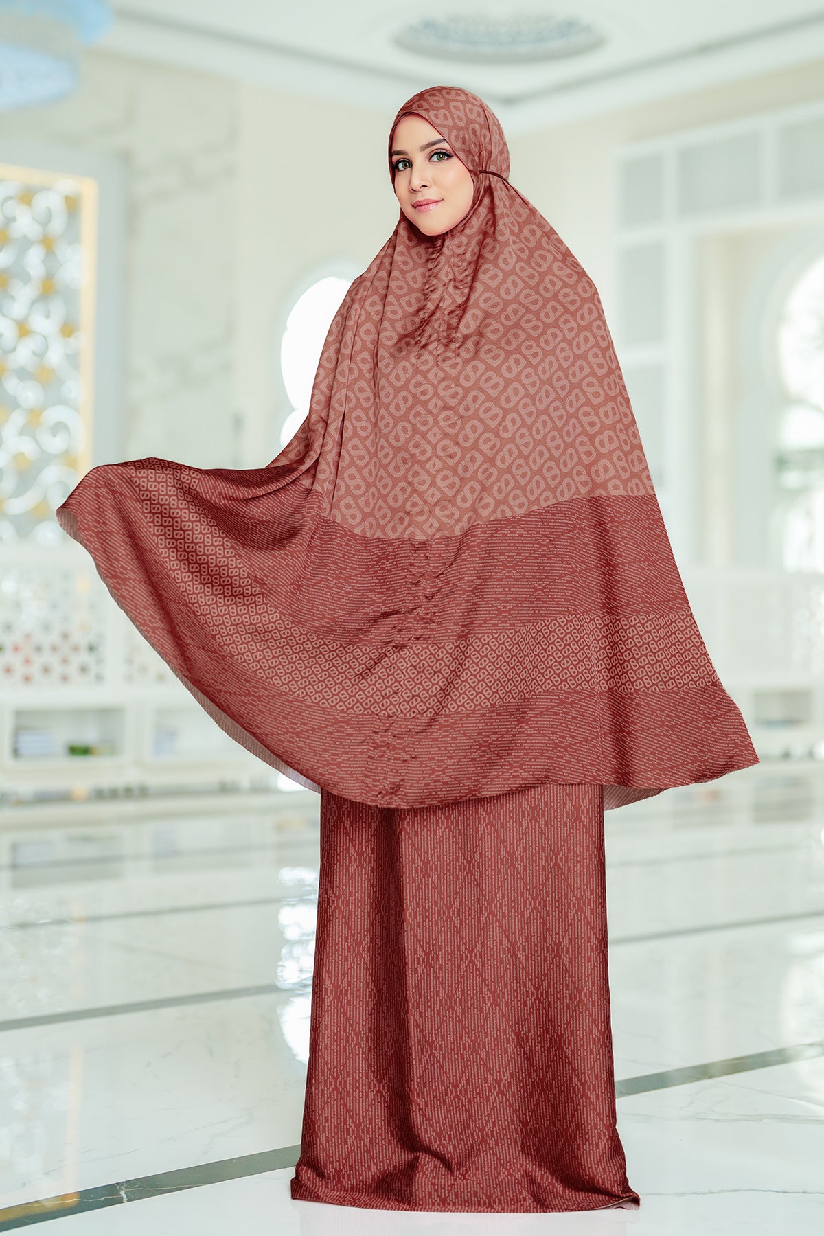 Tapis Abstre Prayer Robe - Brick