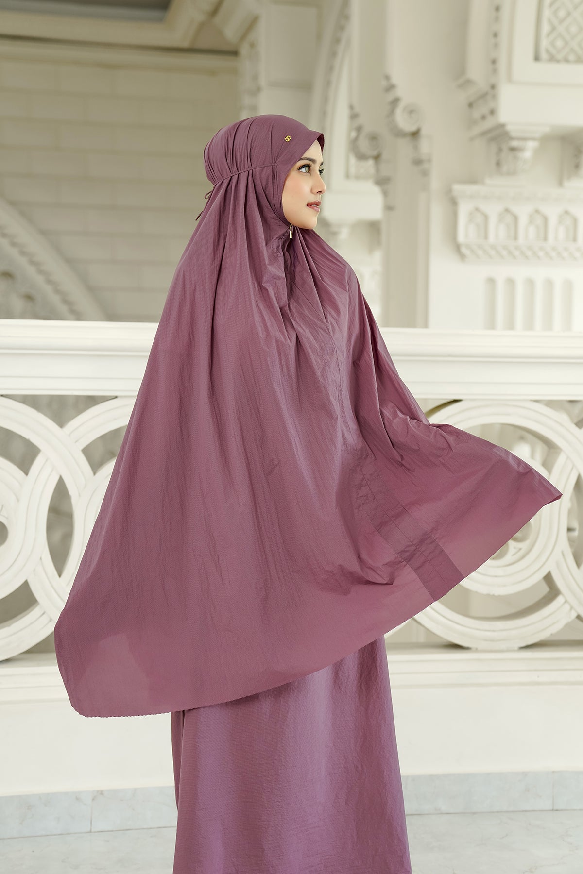 Capsule Prayer Robe - Grape