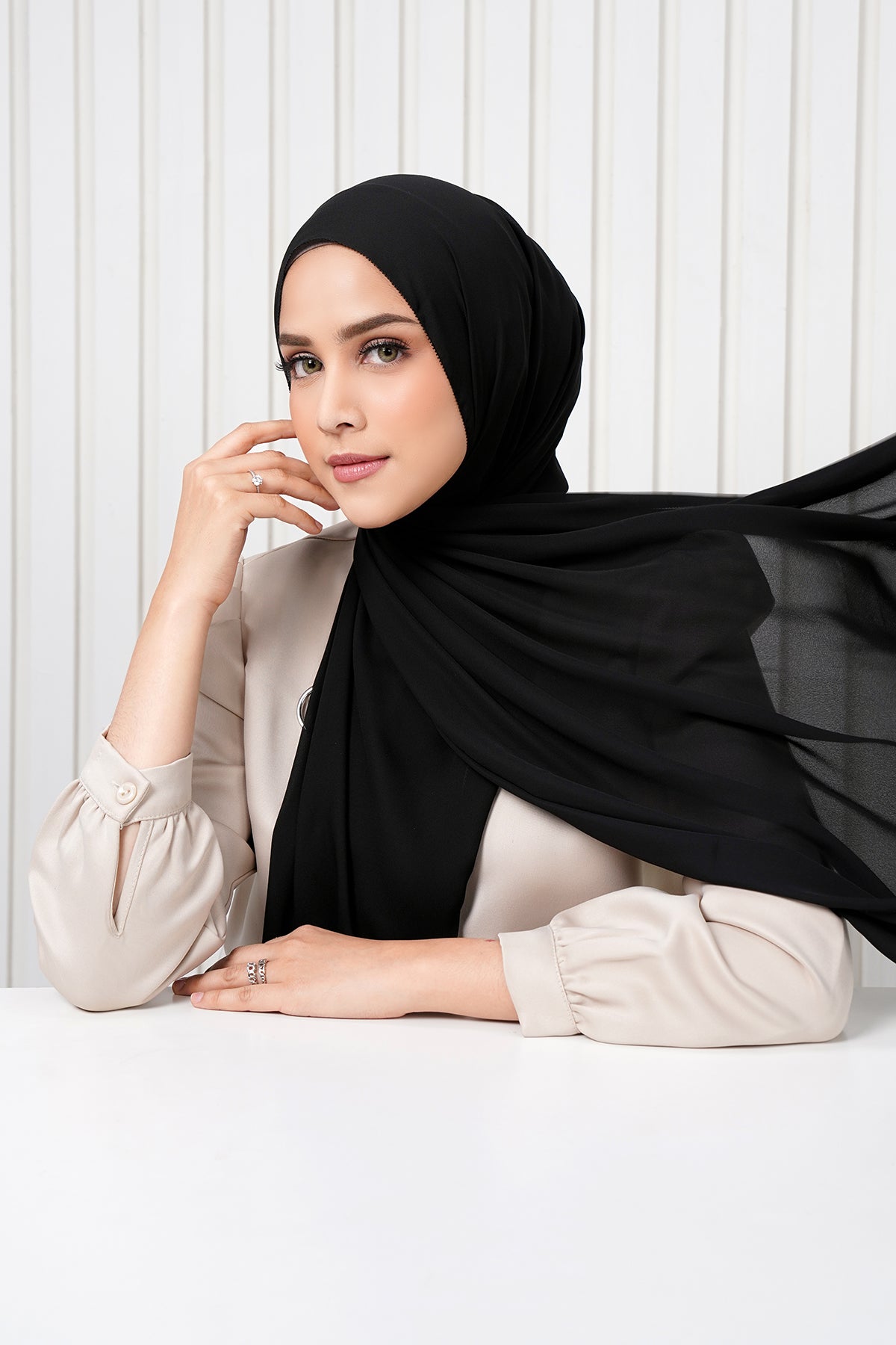 Cassie Shawl - Black