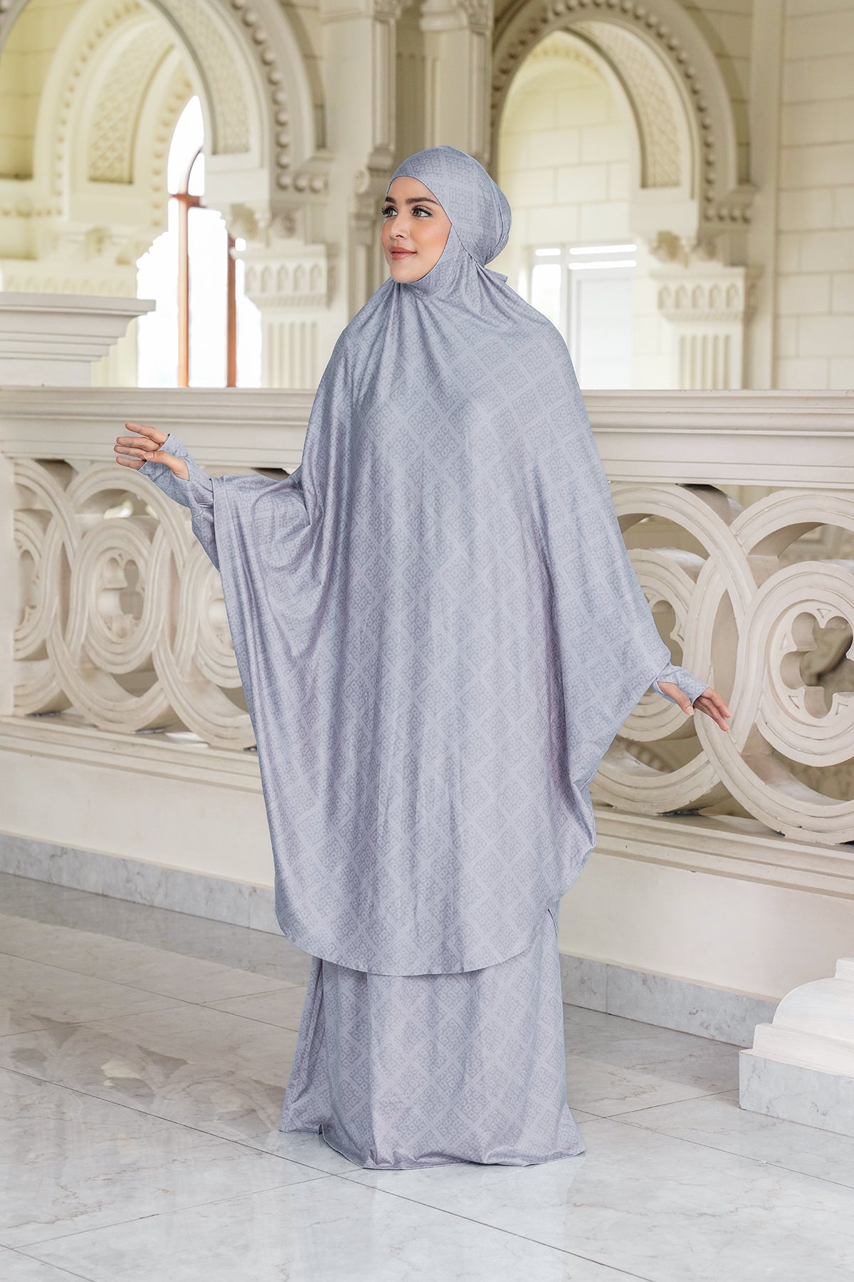 Lacorde Prayer Robe - Iris