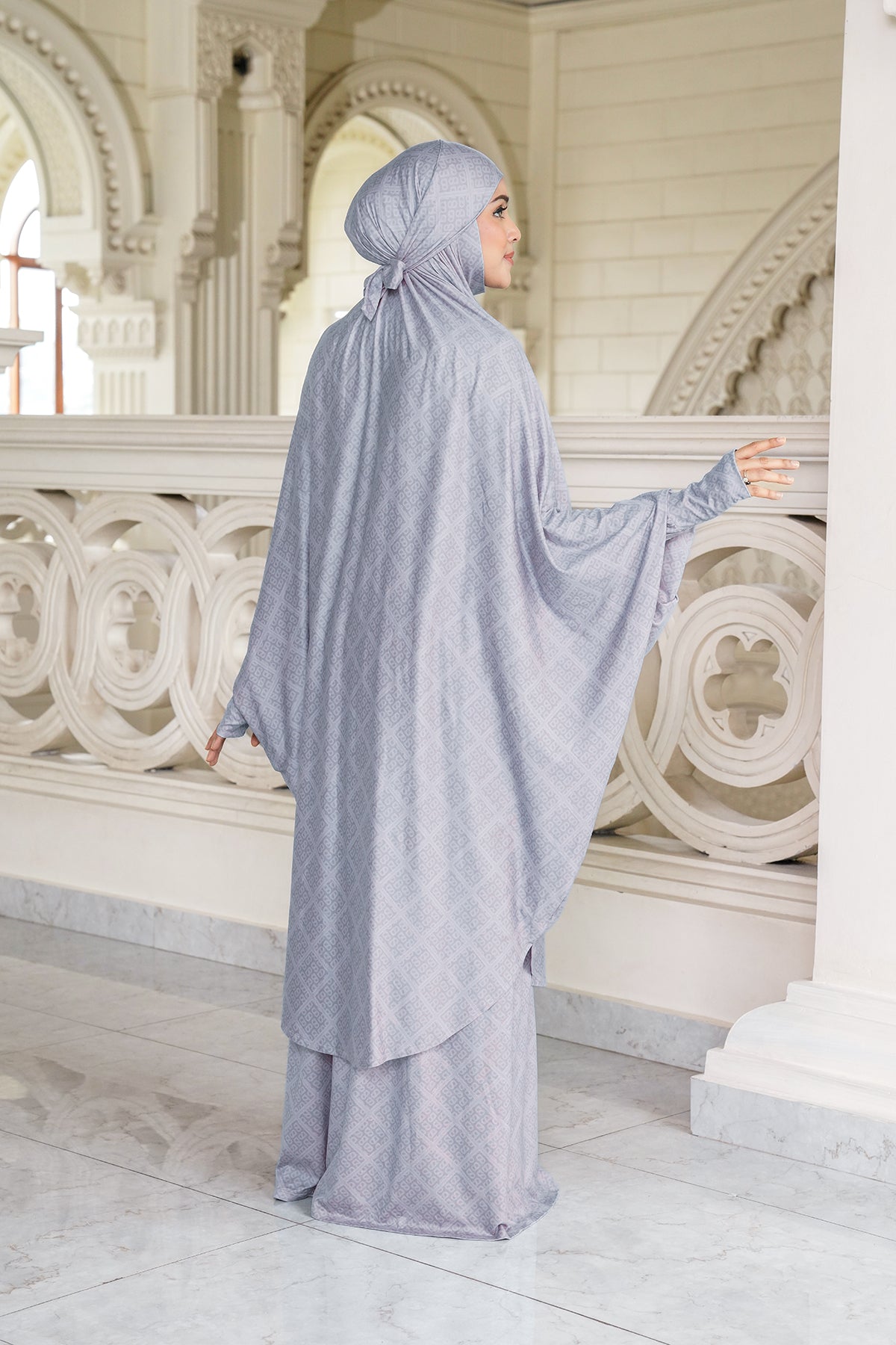 Lacorde Prayer Robe - Iris