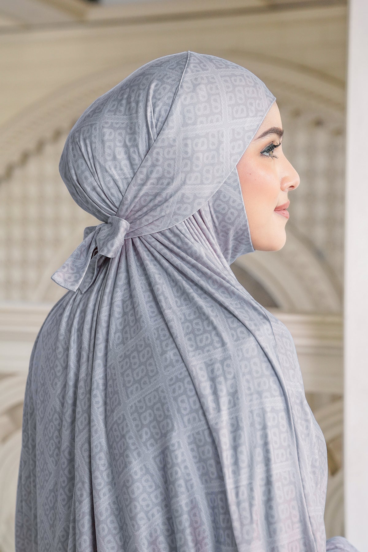 Lacorde Prayer Robe - Iris