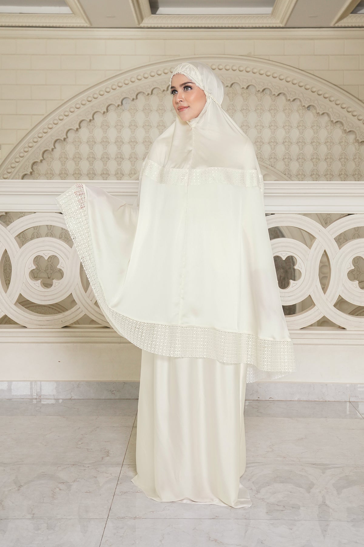 Lavish Prayer Robe - Cream