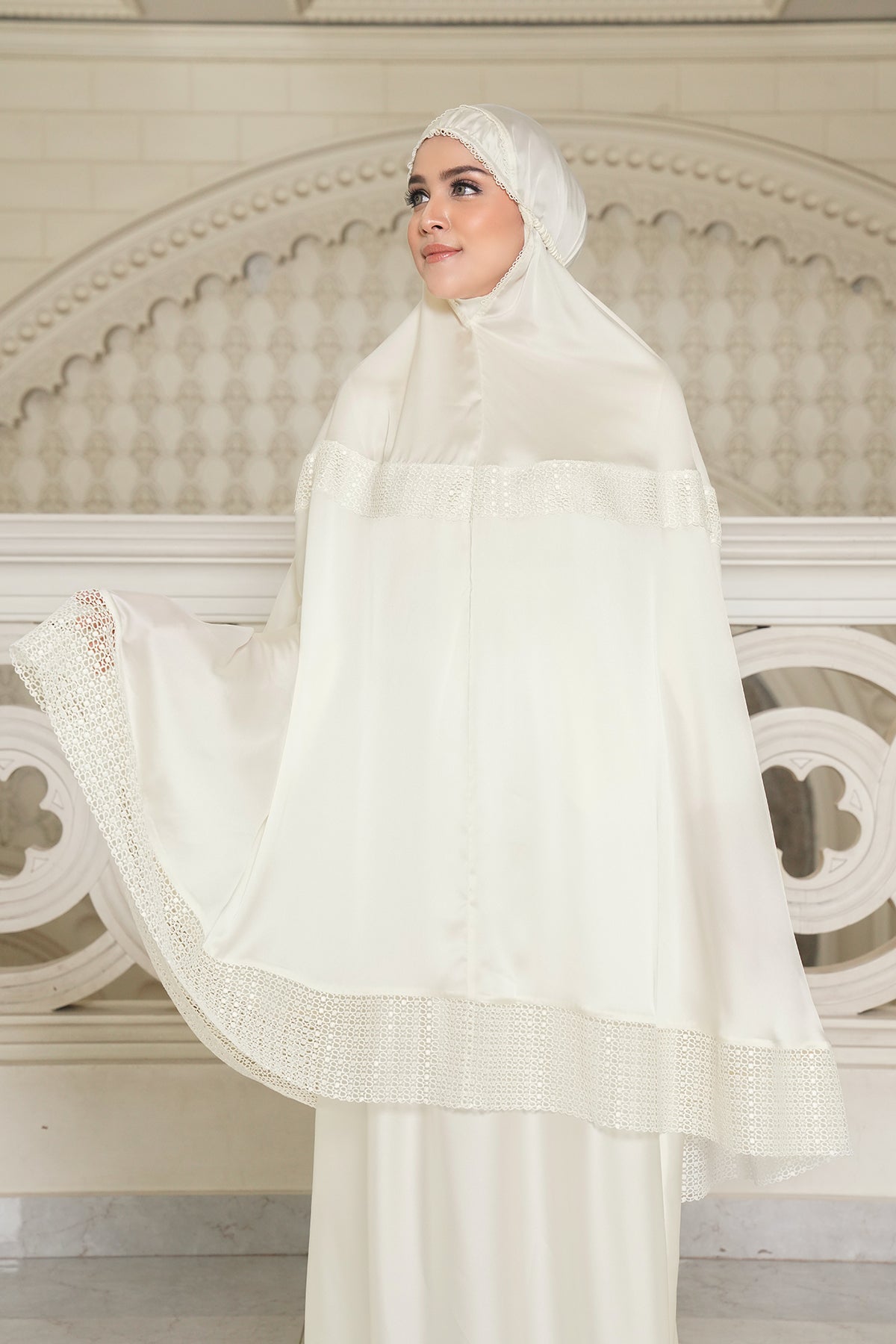 Lavish Prayer Robe - Cream