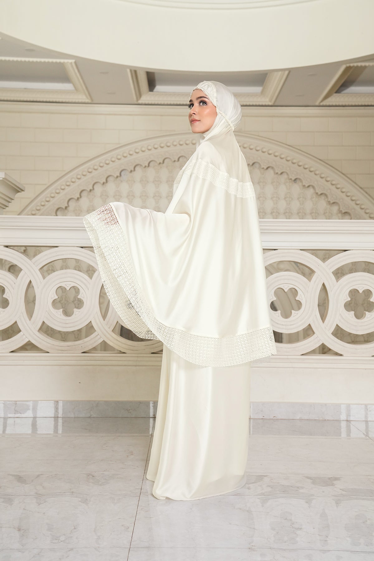 Lavish Prayer Robe - Cream