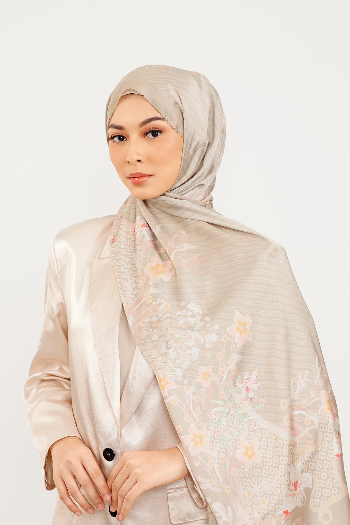 Paradiso Satin Shawl - Tronc