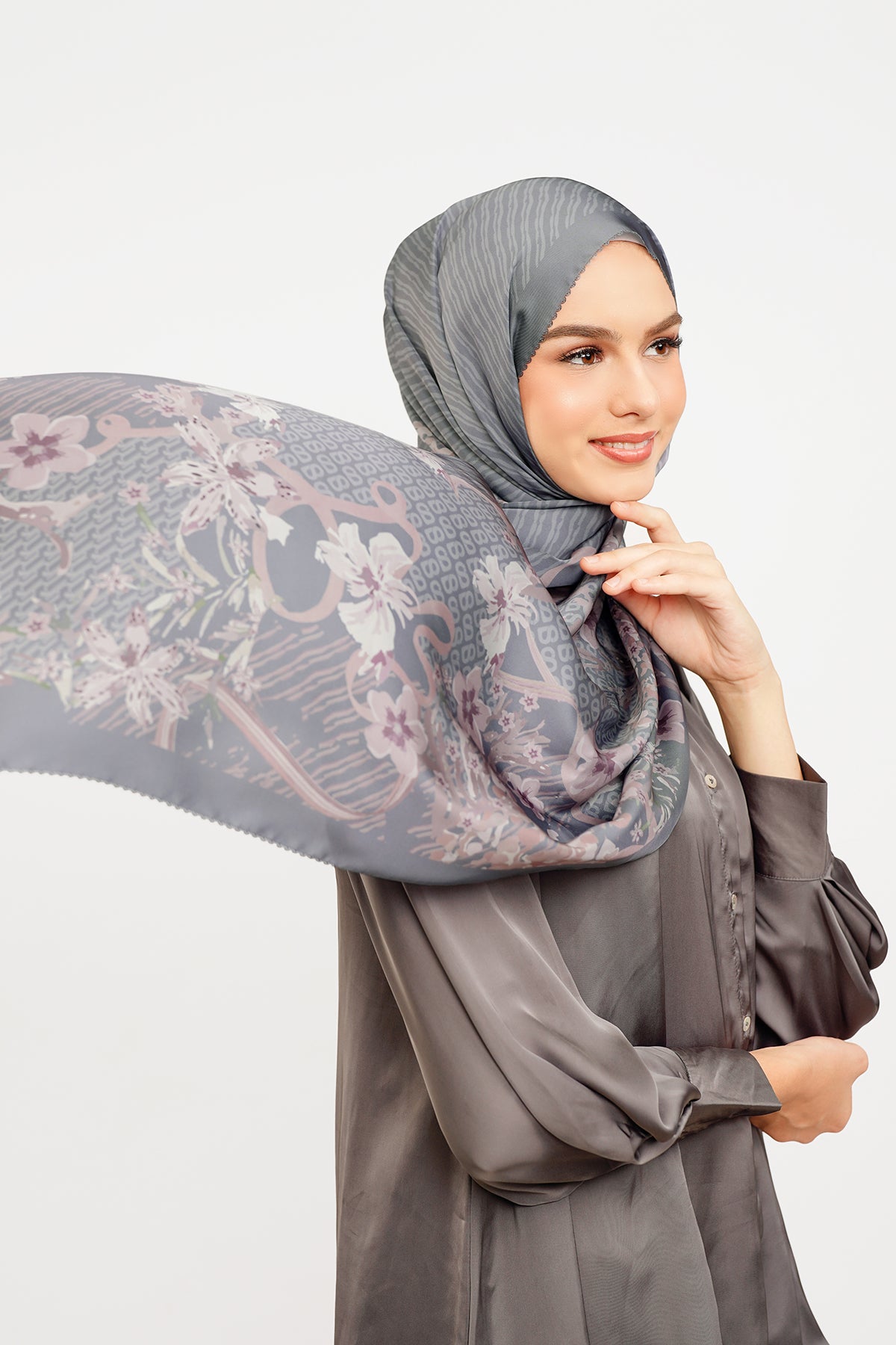 Paradiso Satin Shawl - Wurzel