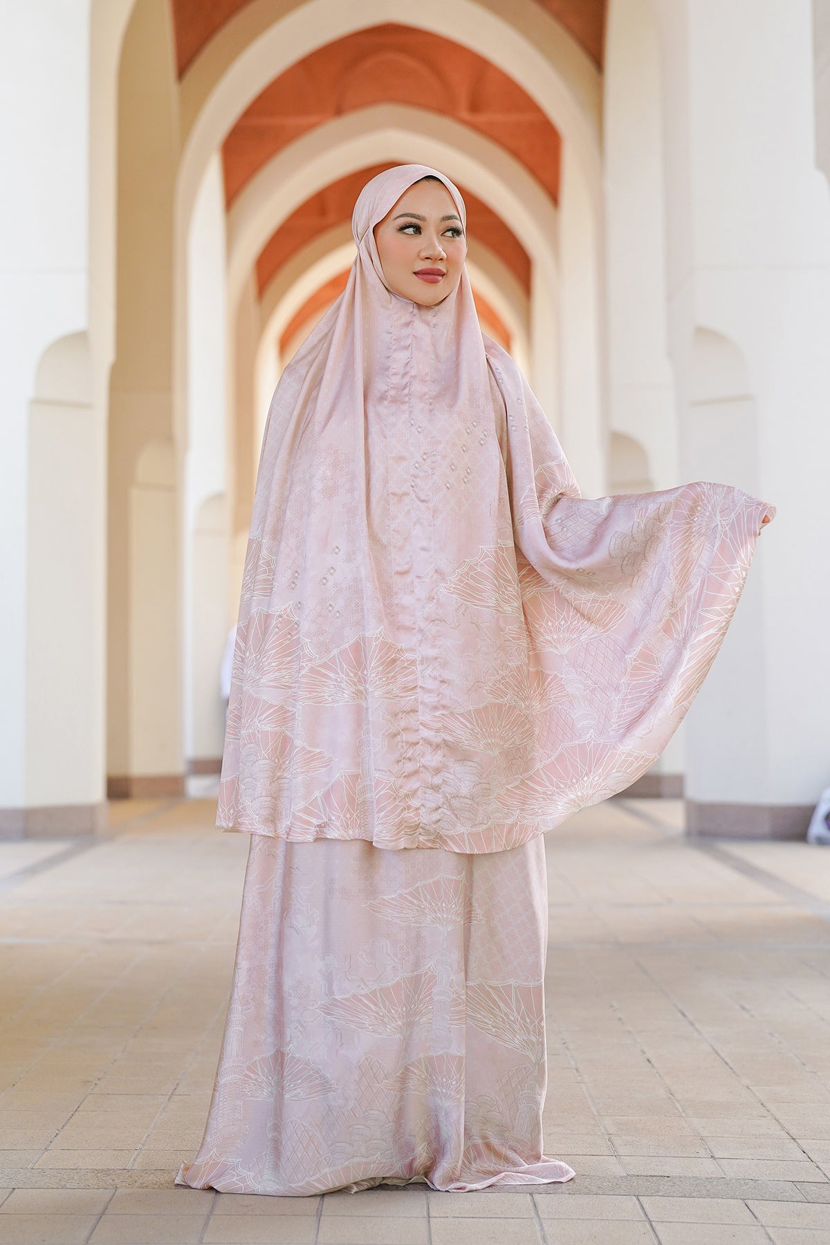 Medina 2 Prayer Robe - Love