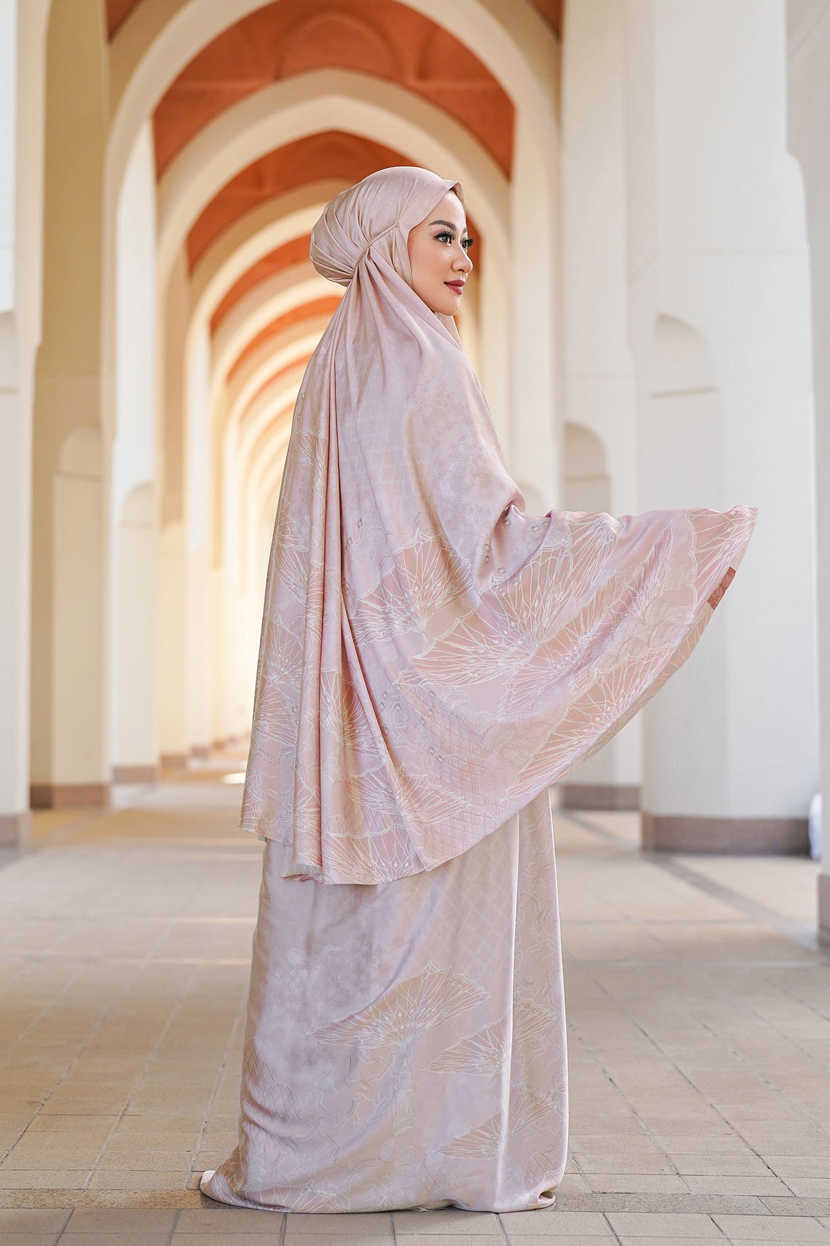 Medina 2 Prayer Robe - Love