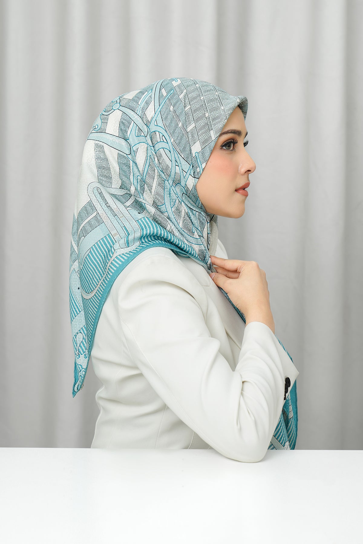 Silk Jacquard Square - Saddle Vanilla & Blue