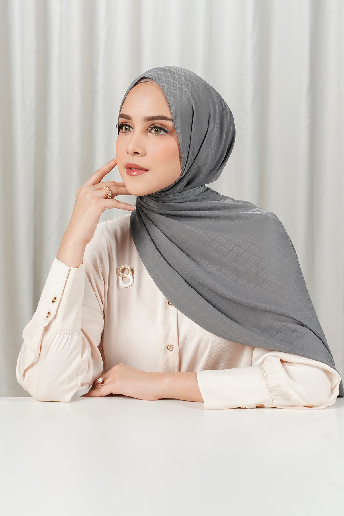 Tapis Satin Jacquard Shawl - Charcoal Gray