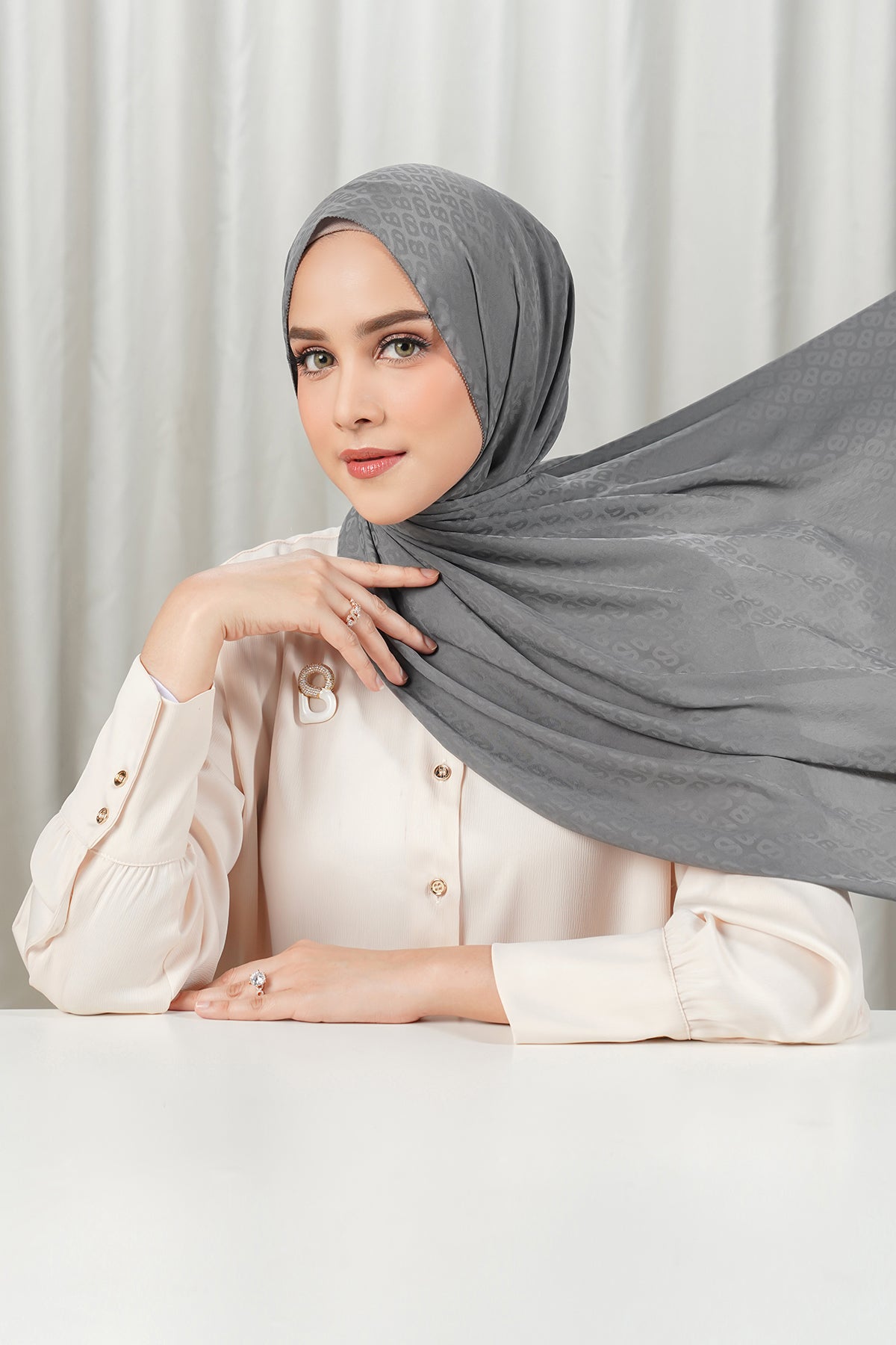 Tapis Satin Jacquard Shawl - Charcoal Gray