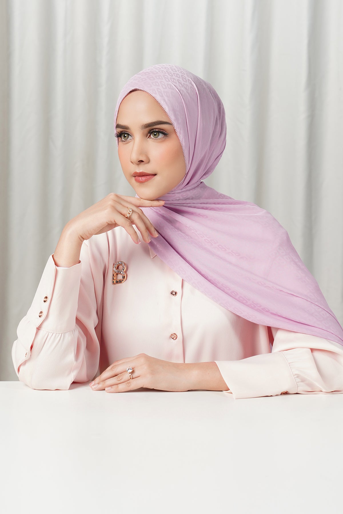 Tapis Satin Jacquard Shawl - Mauve Shadow