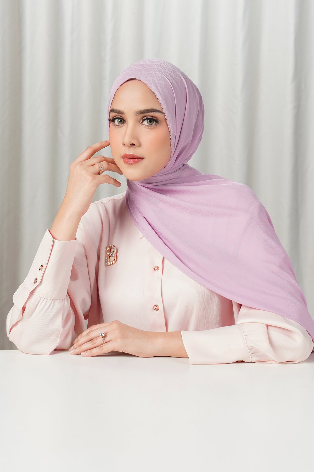 Tapis Satin Jacquard Shawl - Mauve Shadow