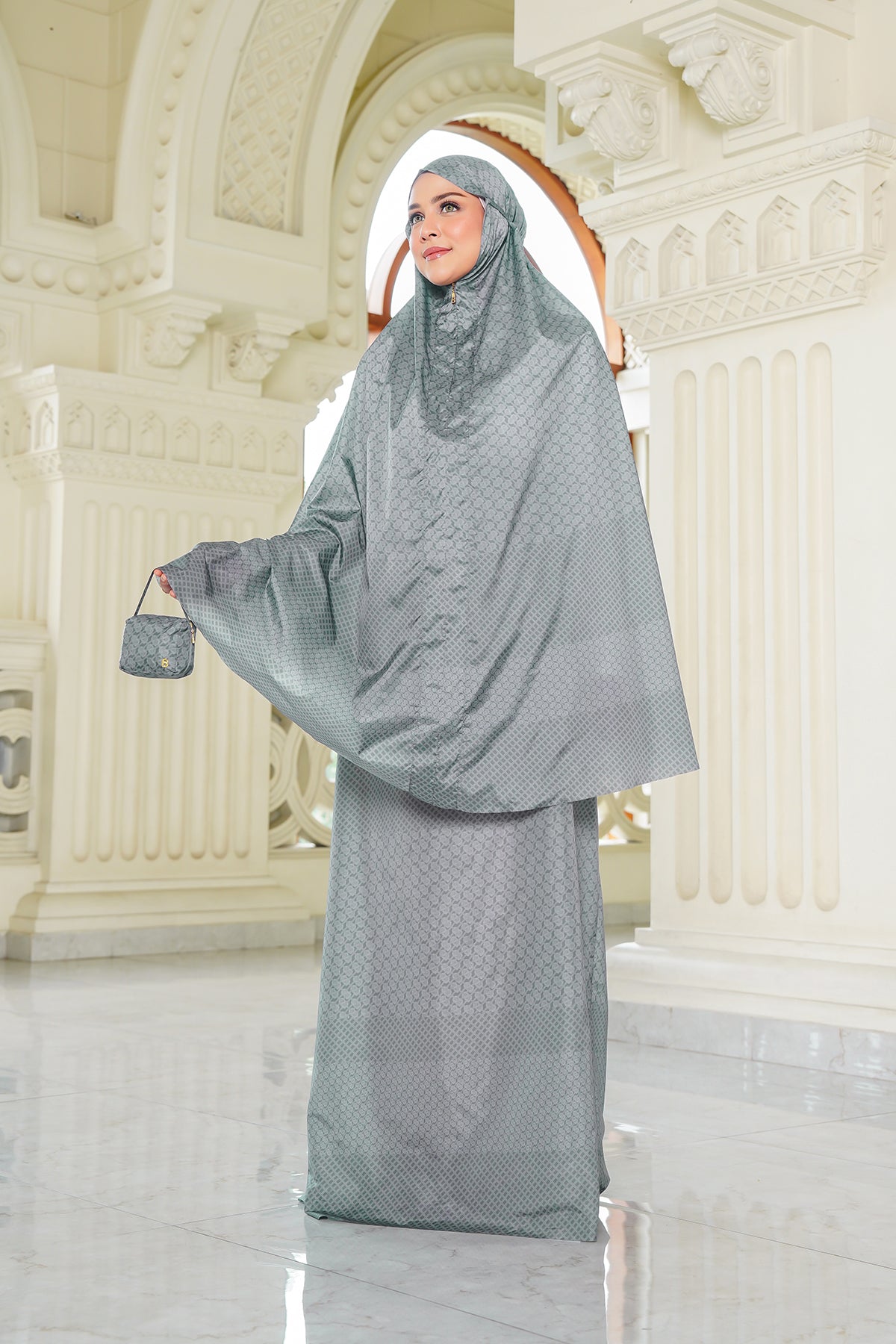 Wicker Capsule Prayer Robe - Green Bay – Buttonscarves