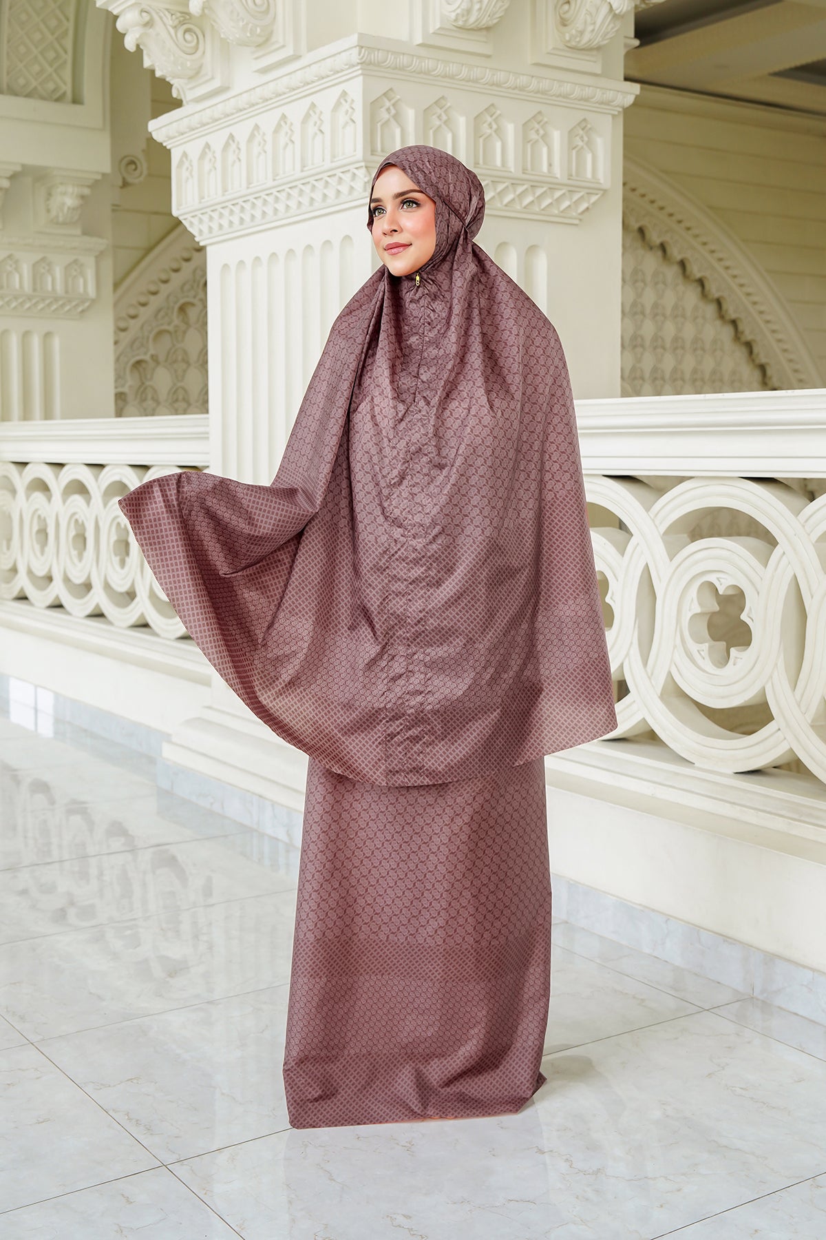 Wicker Capsule Prayer Robe - Redwood