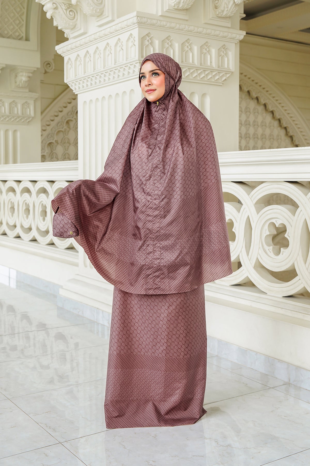 Wicker Capsule Prayer Robe - Redwood