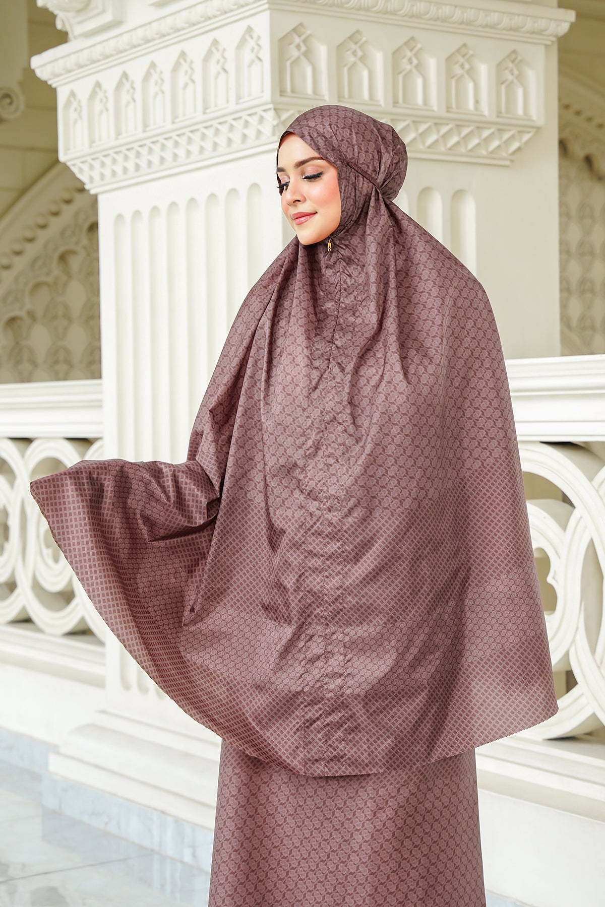 Wicker Capsule Prayer Robe - Redwood