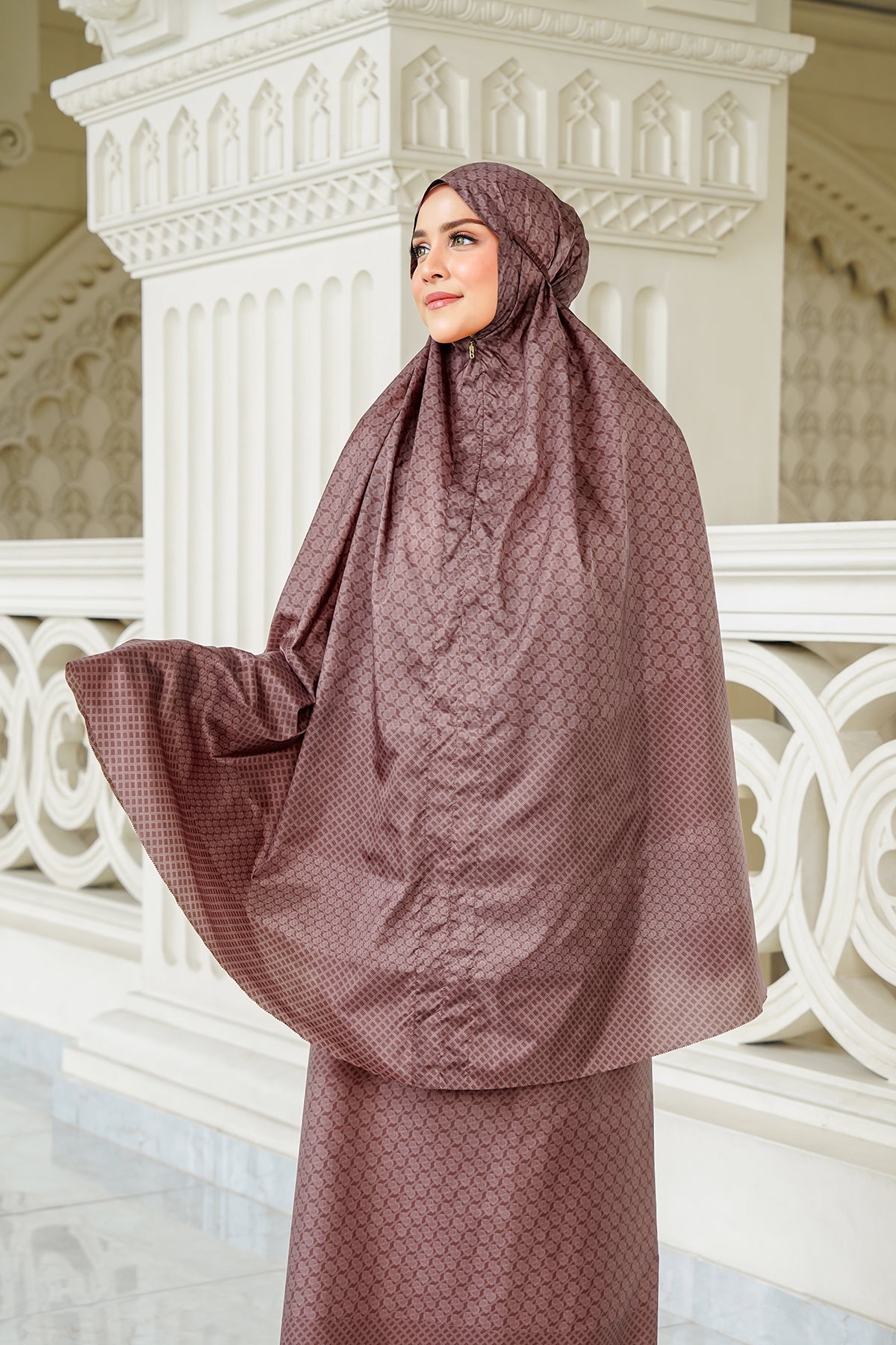 Wicker Capsule Prayer Robe - Redwood