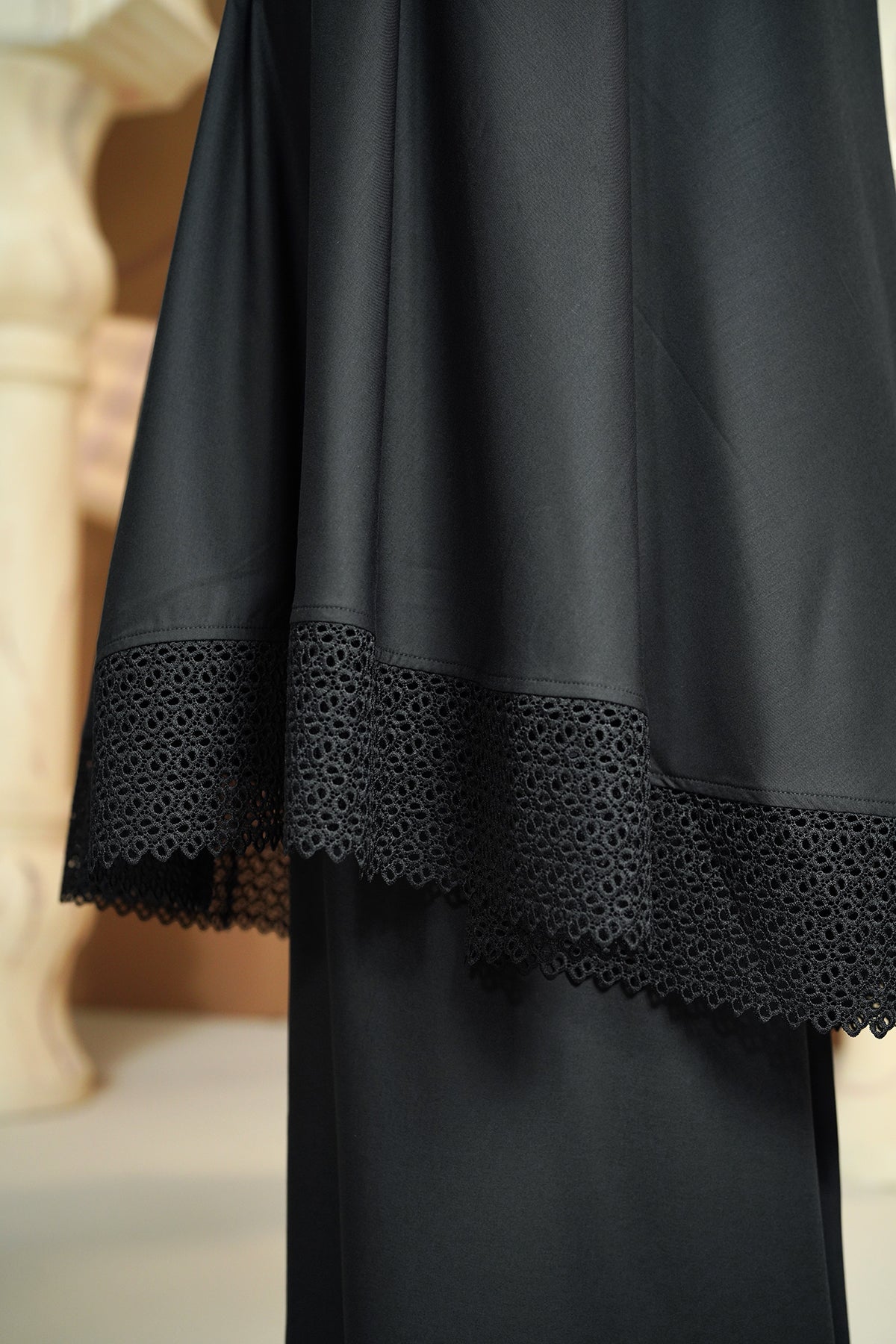 Ultra Fine Lace Prayer Robe - Black