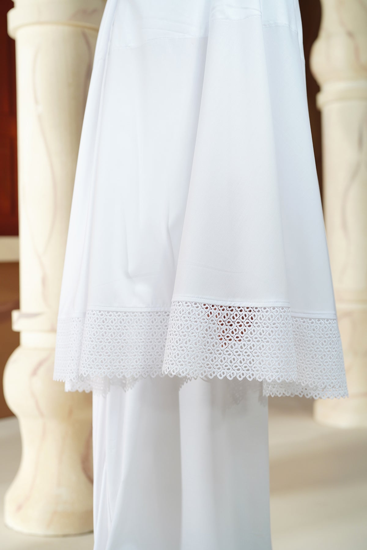 Ultra Fine Lace Prayer Robe - White