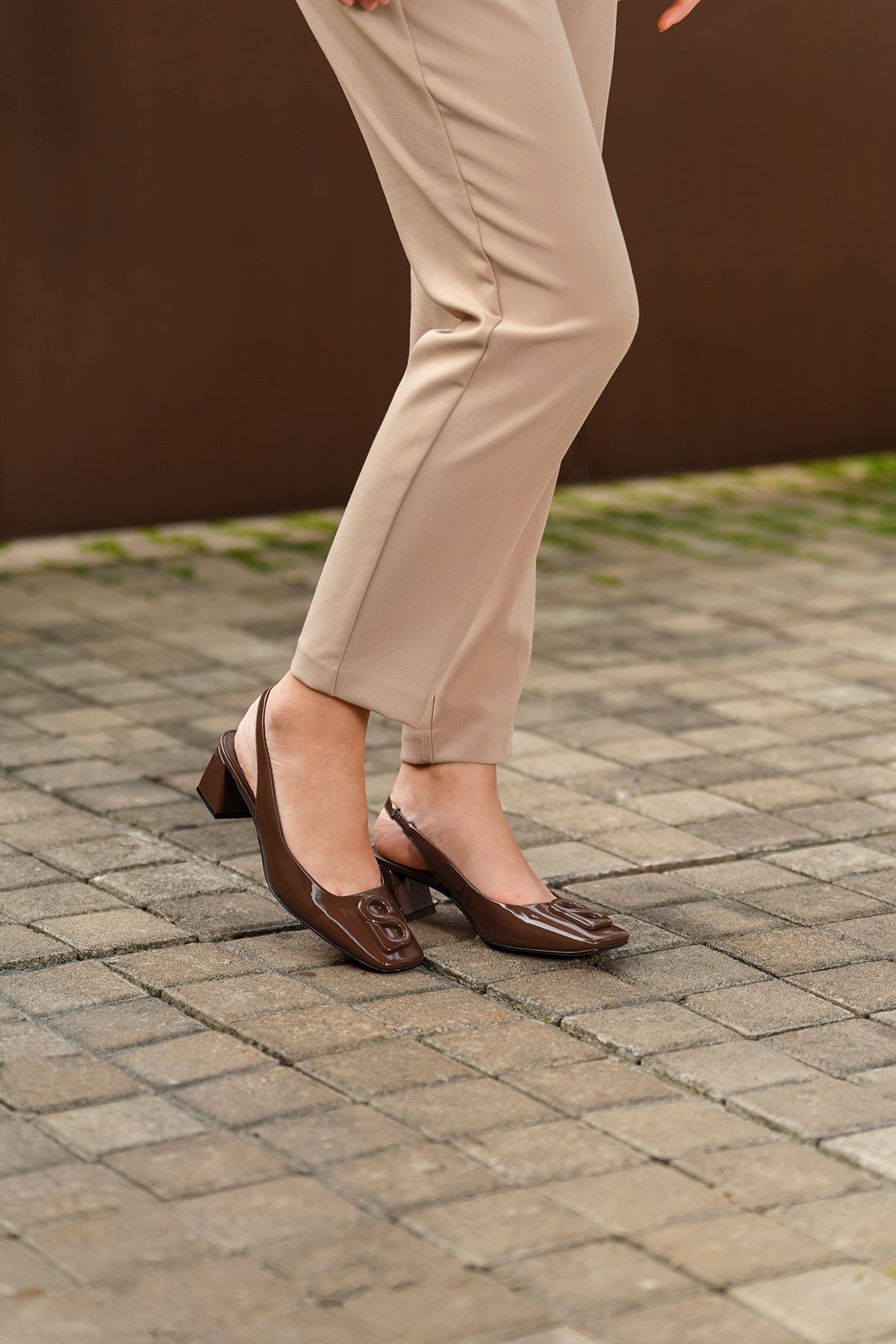 Jane Slingback Pump Brown Buttonscarves