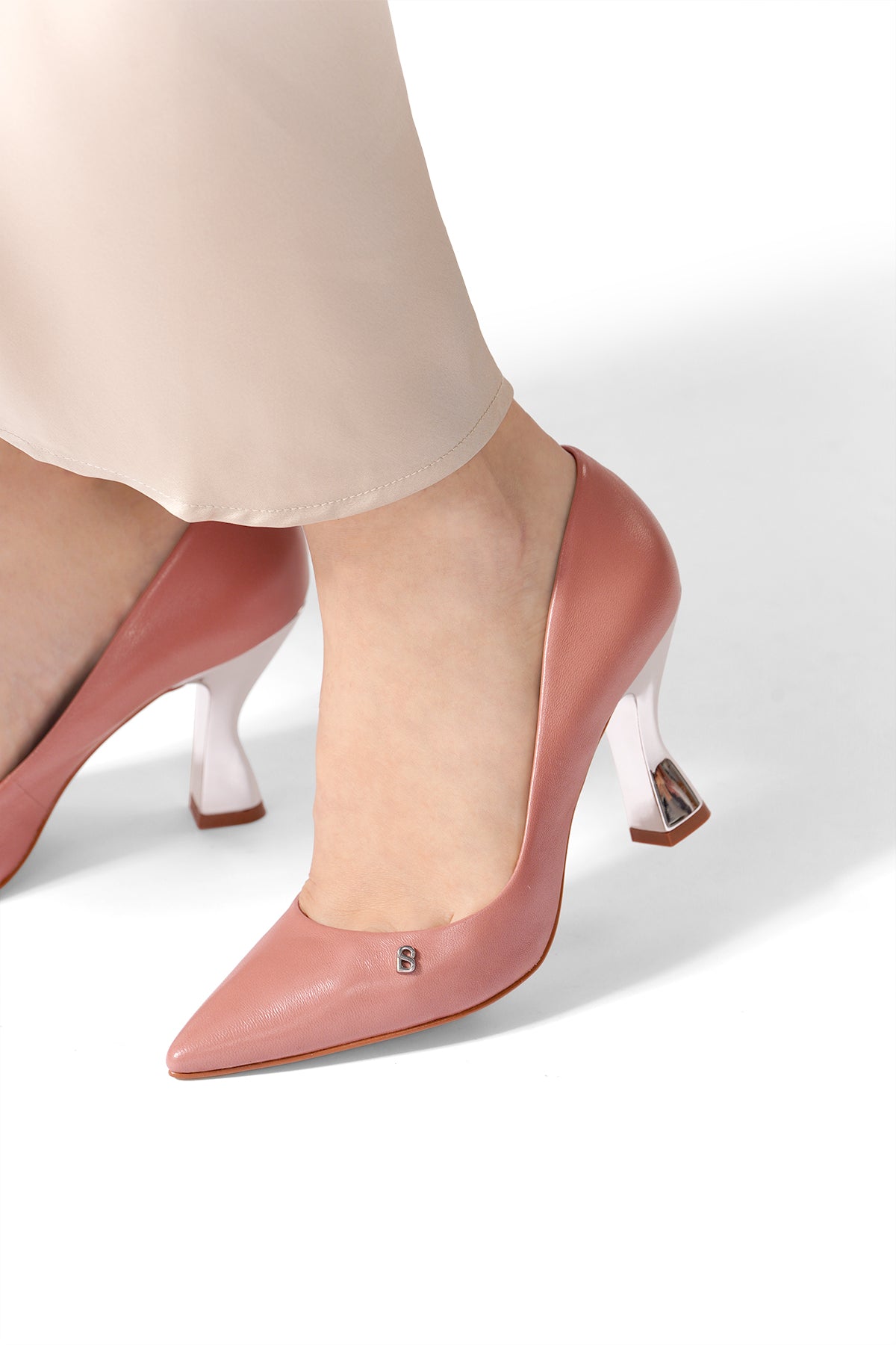 Dusty rose heels 2025