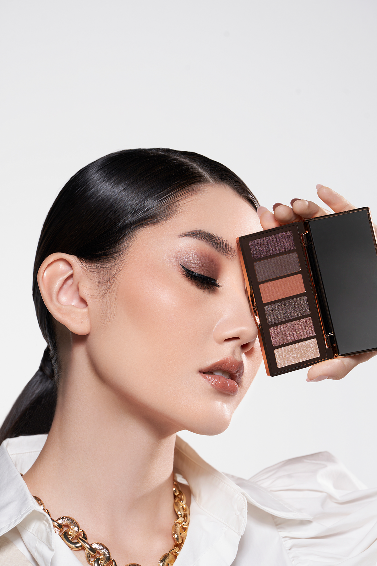 Buttonscarves x Marlene Hariman Eyedmire Eyeshadow Palette