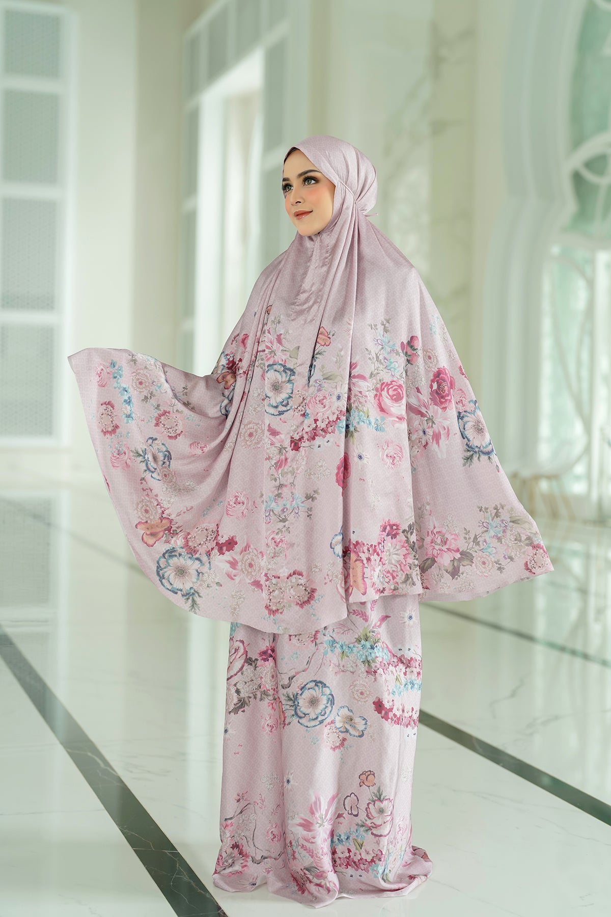 Blume Prayer Robe - Pink A Boo