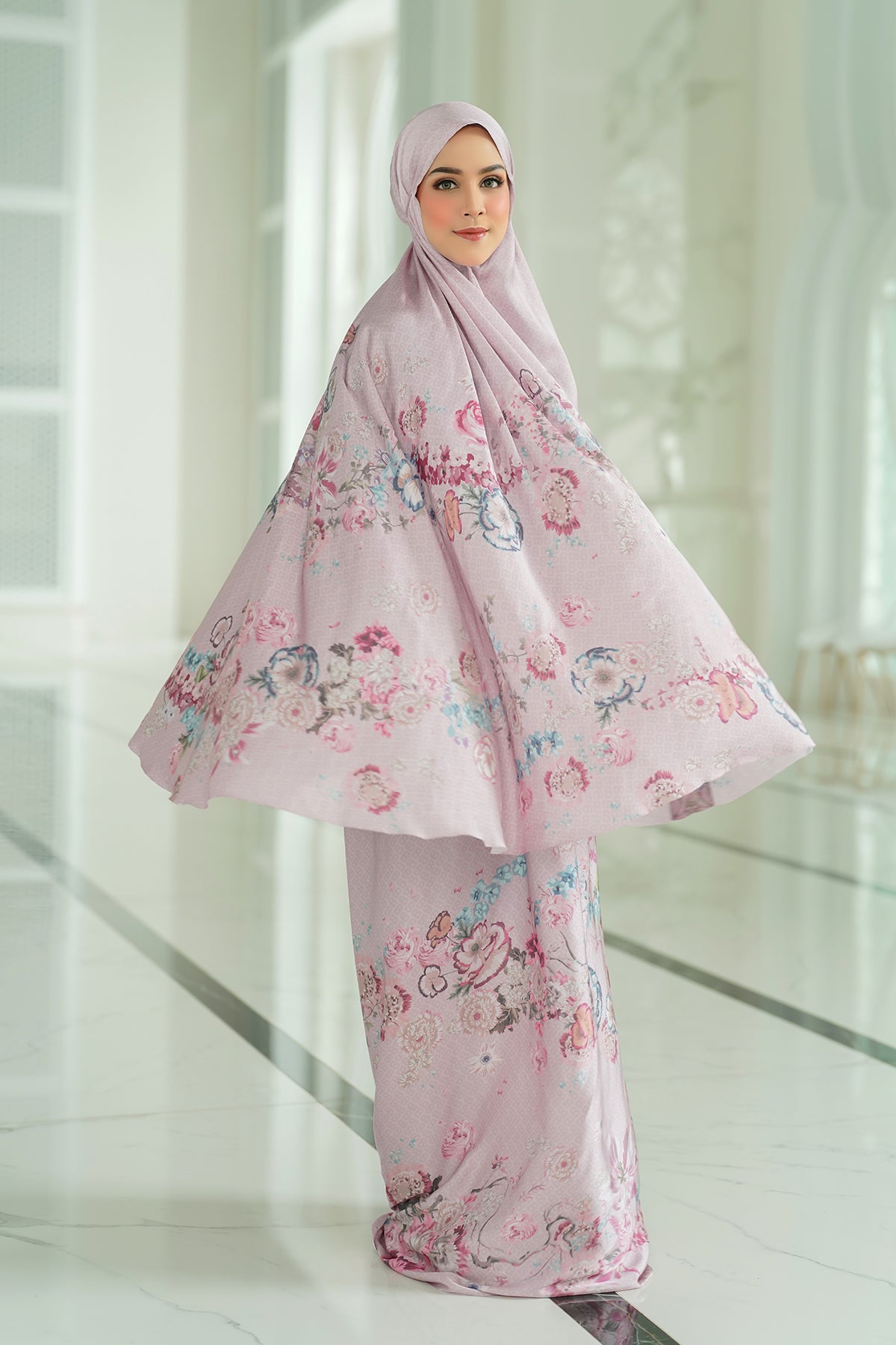 Blume Prayer Robe - Pink A Boo