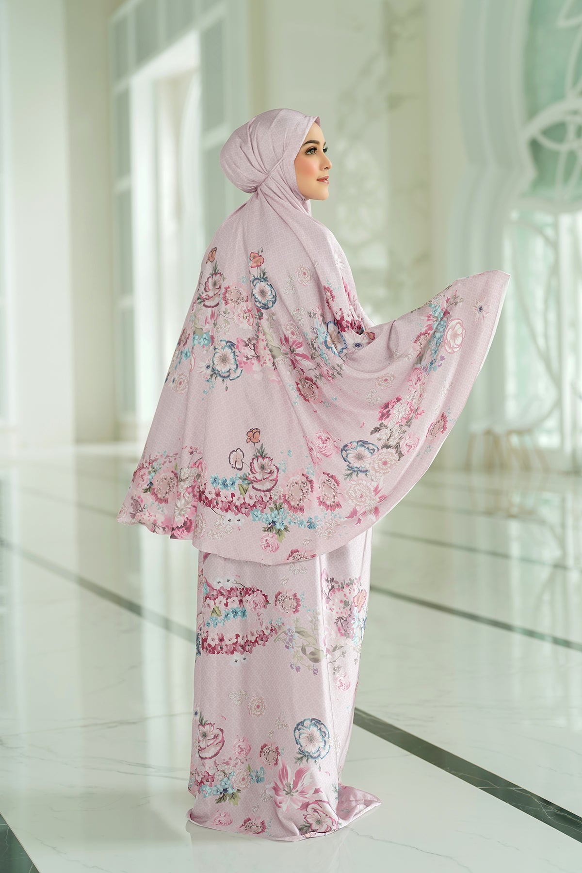 Blume Prayer Robe - Pink A Boo