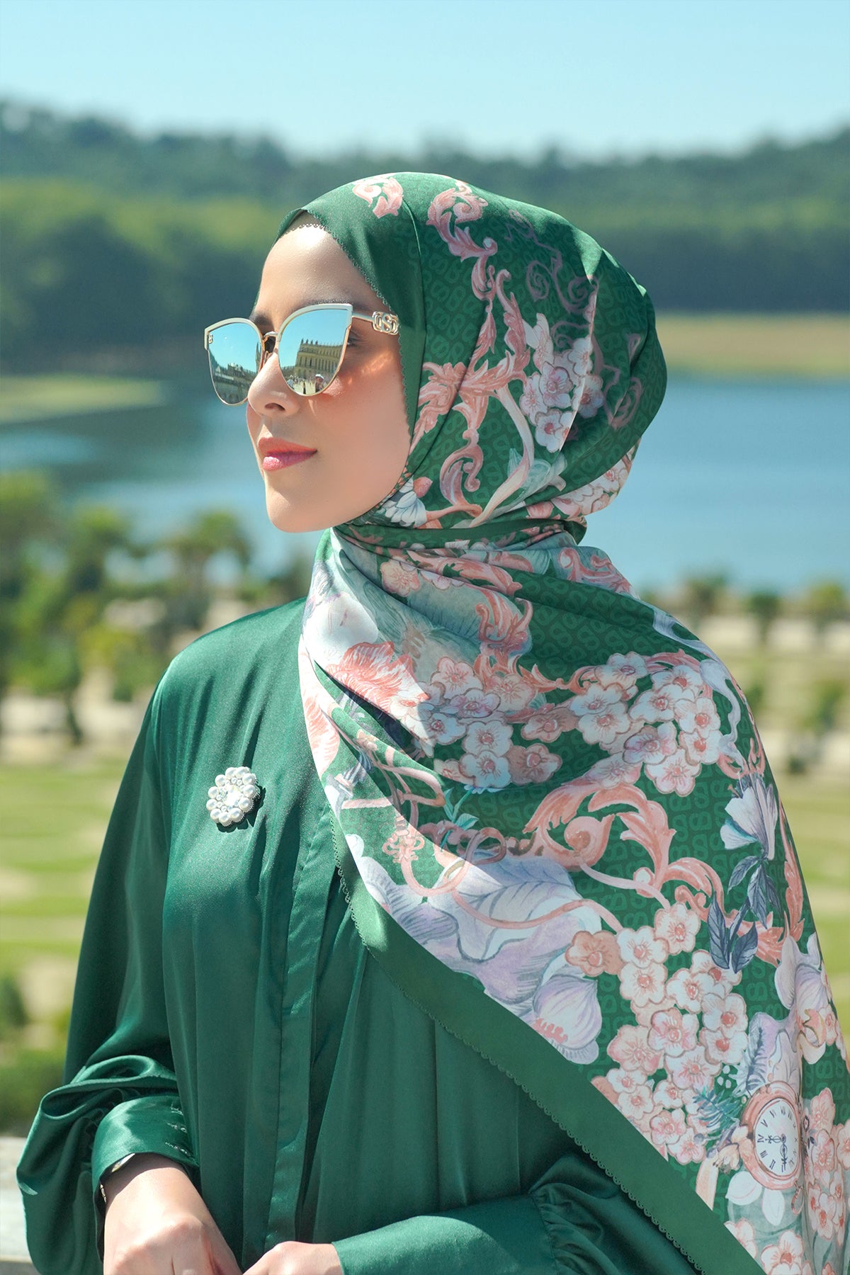 The Wonderland Satin Shawl - Garden