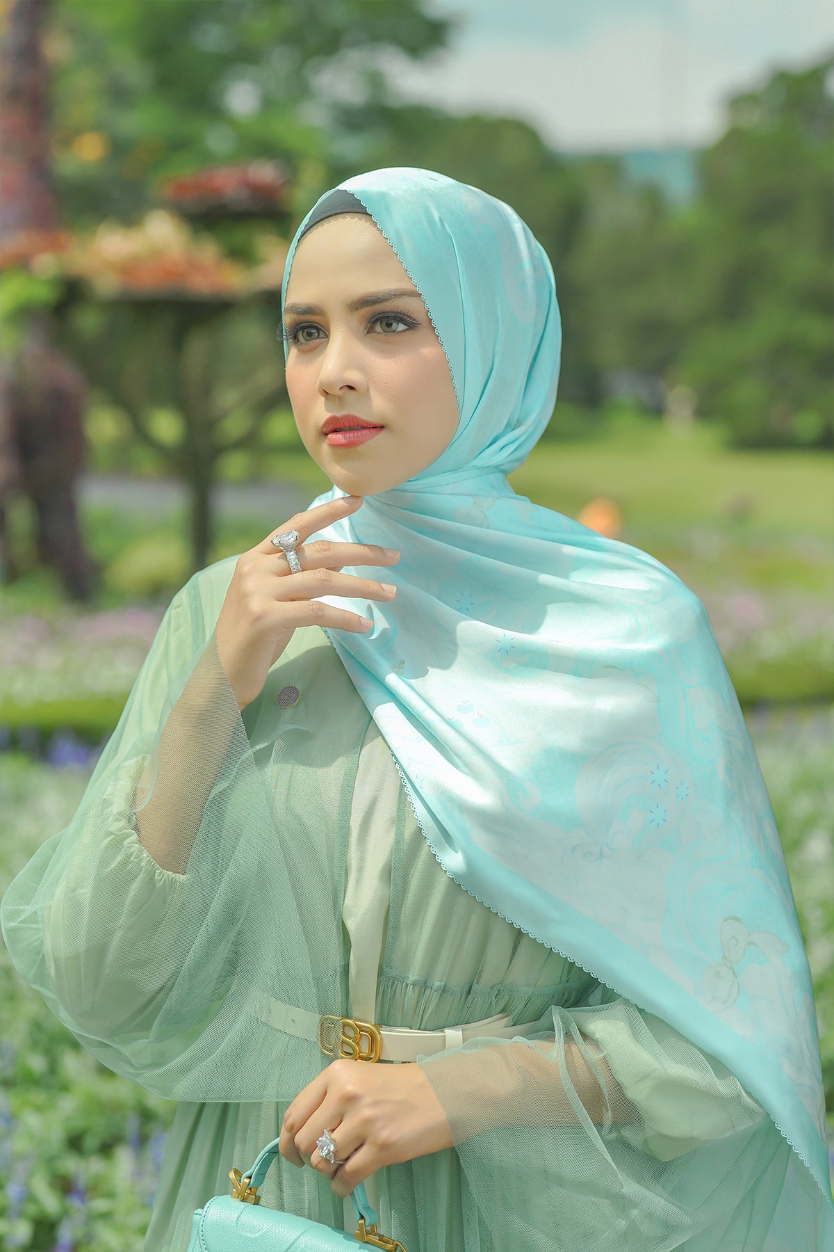 The Friendship Satin Shawl - Lyra