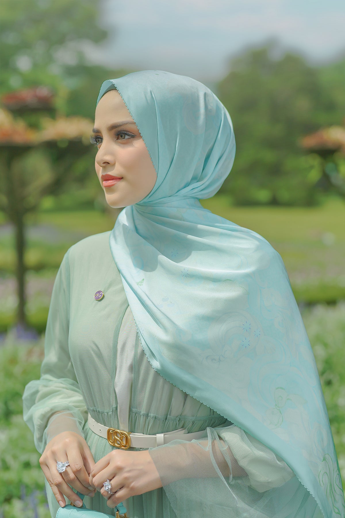 The Friendship Satin Shawl - Lyra