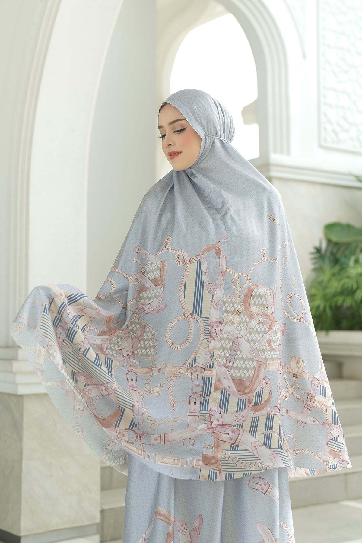 Chain 2 La Bella Prayer Robe - Ash Gray