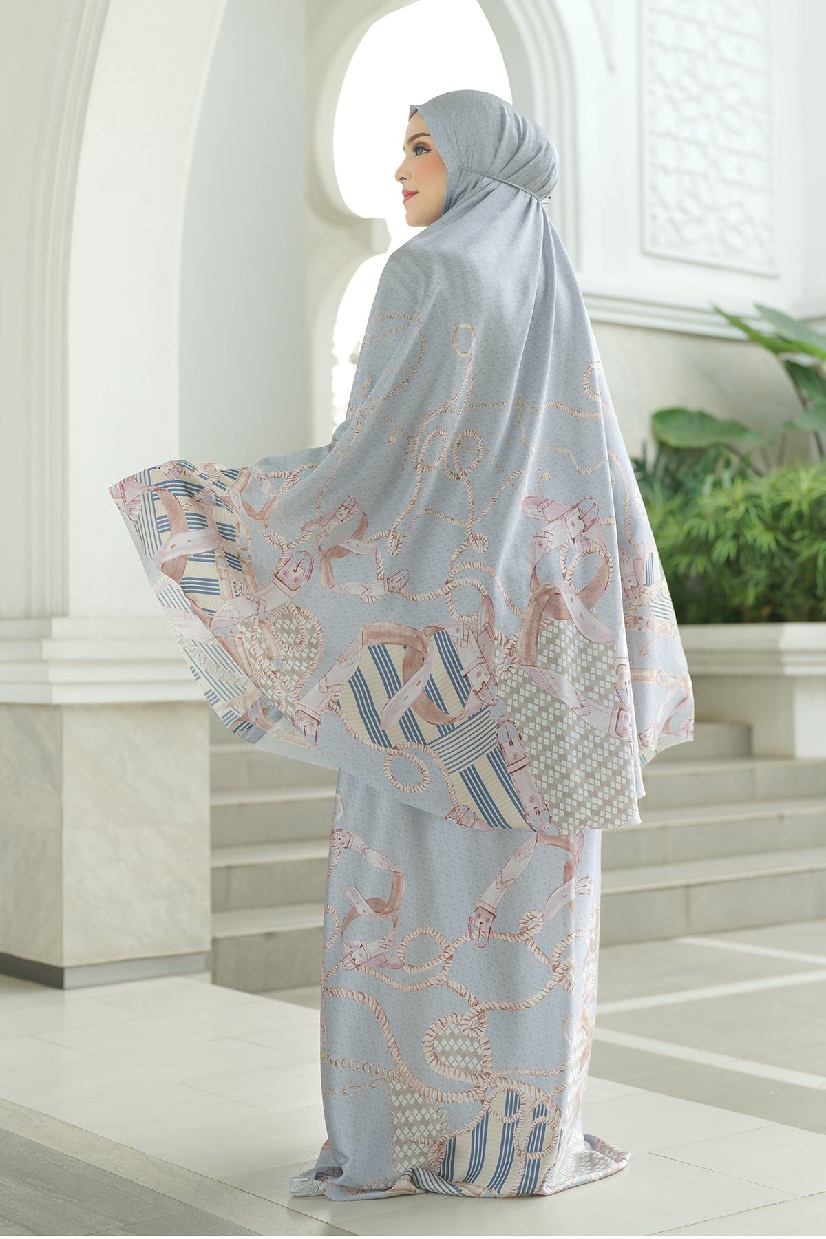 Chain 2 La Bella Prayer Robe - Ash Gray