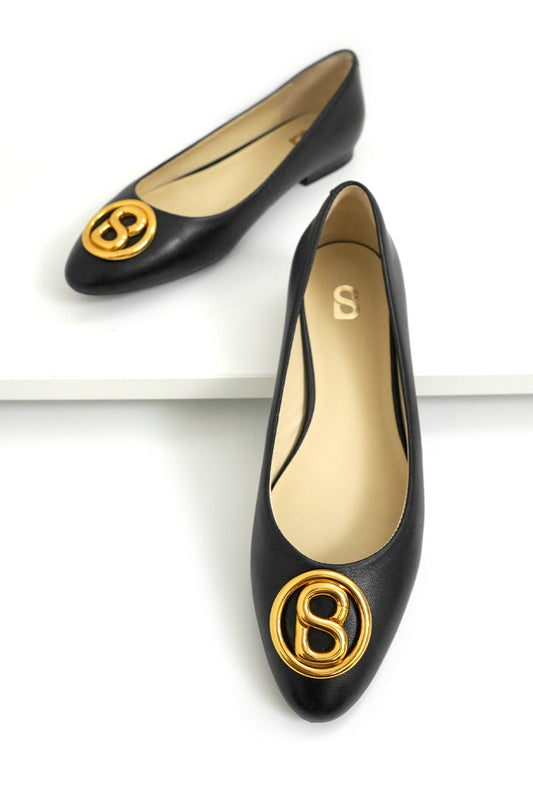 Women's Flat Shoes - Buttonscarves