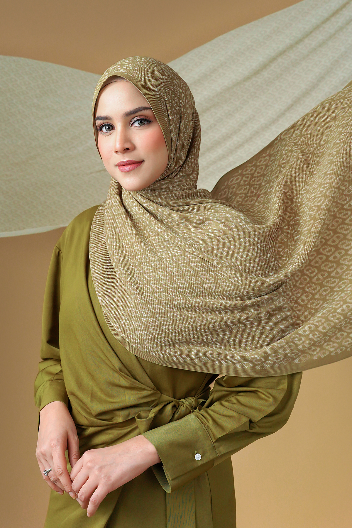 Tapis Pleated Shawl - Olive