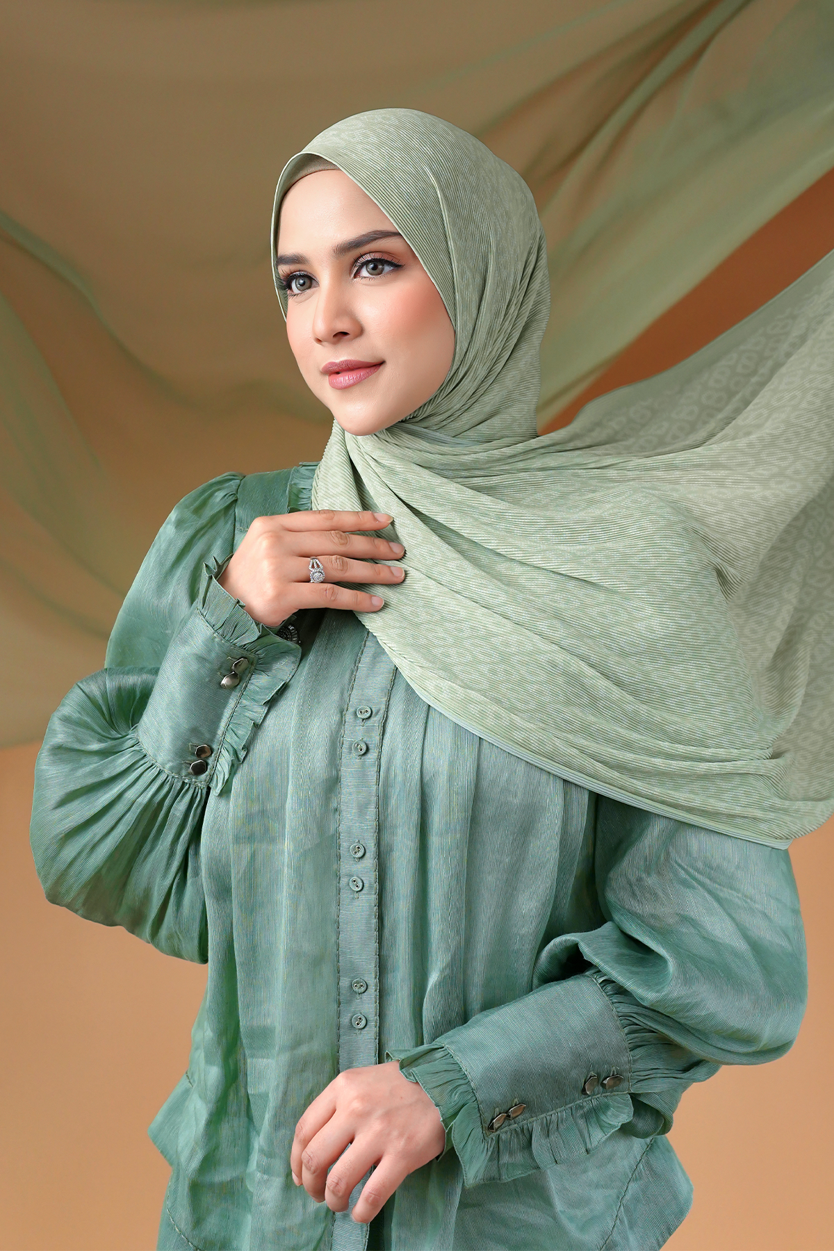 Tapis Pleated Shawl - Pistachio