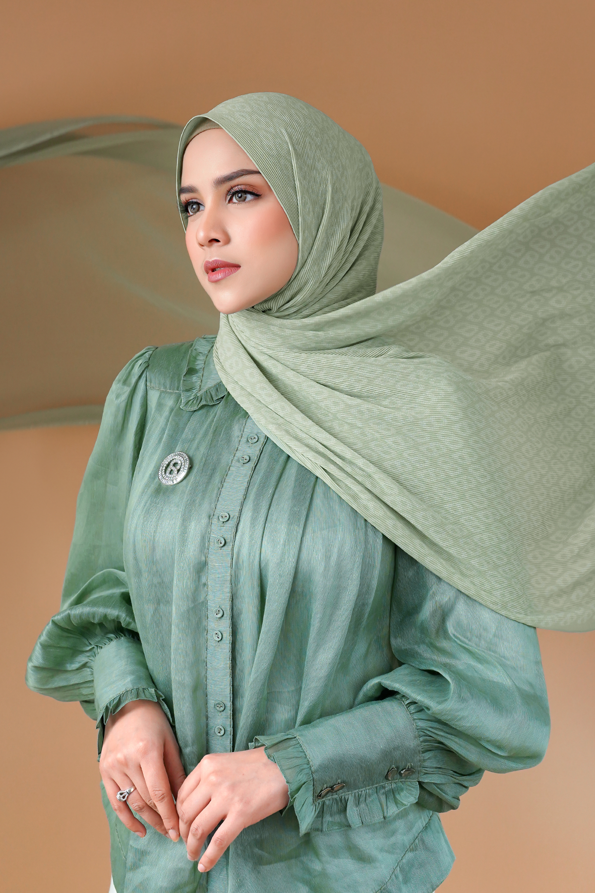 Tapis Pleated Shawl - Pistachio