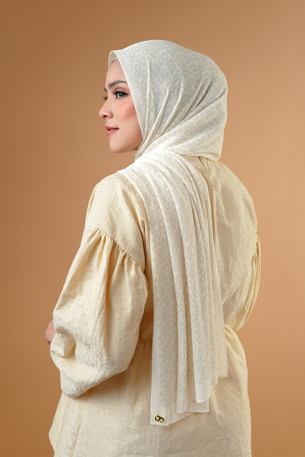 Tapis Pleated Shawl - Vanilla