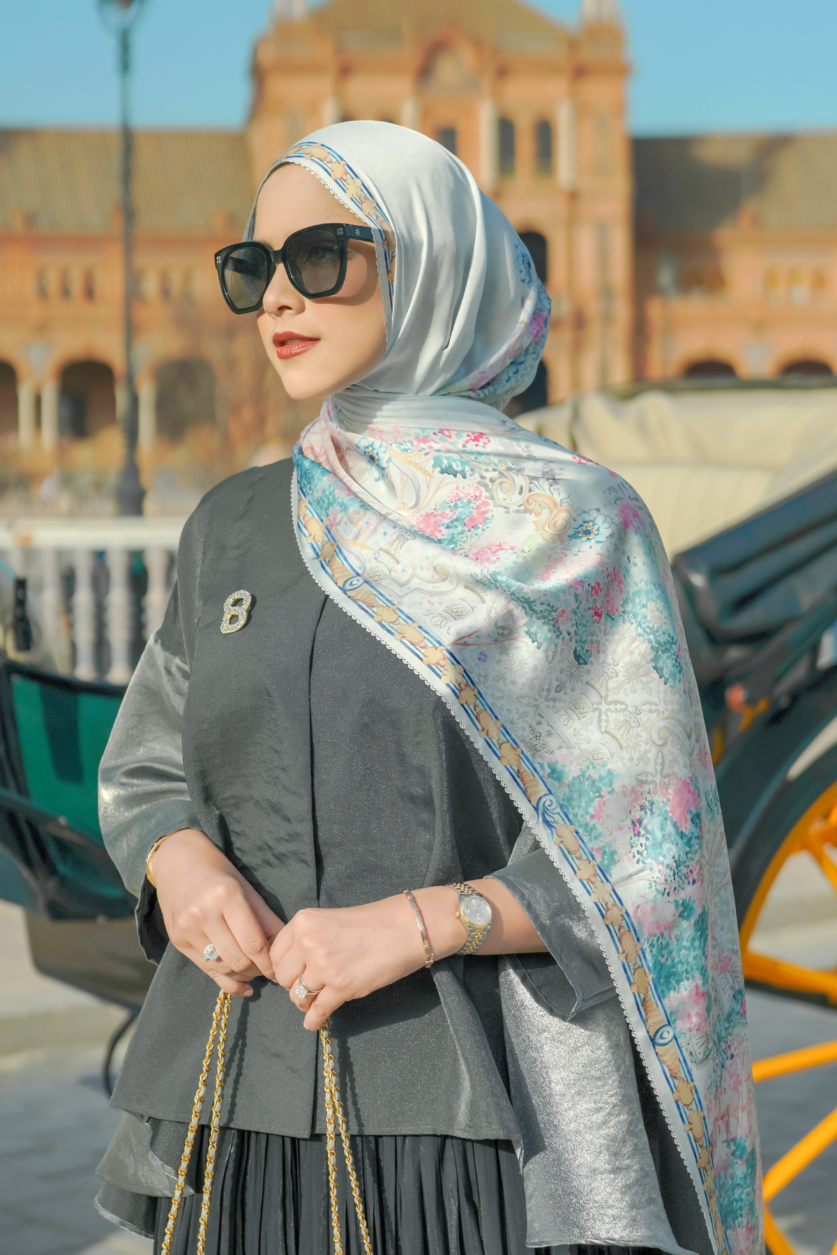 The Sevilla Satin Shawl - Blanco