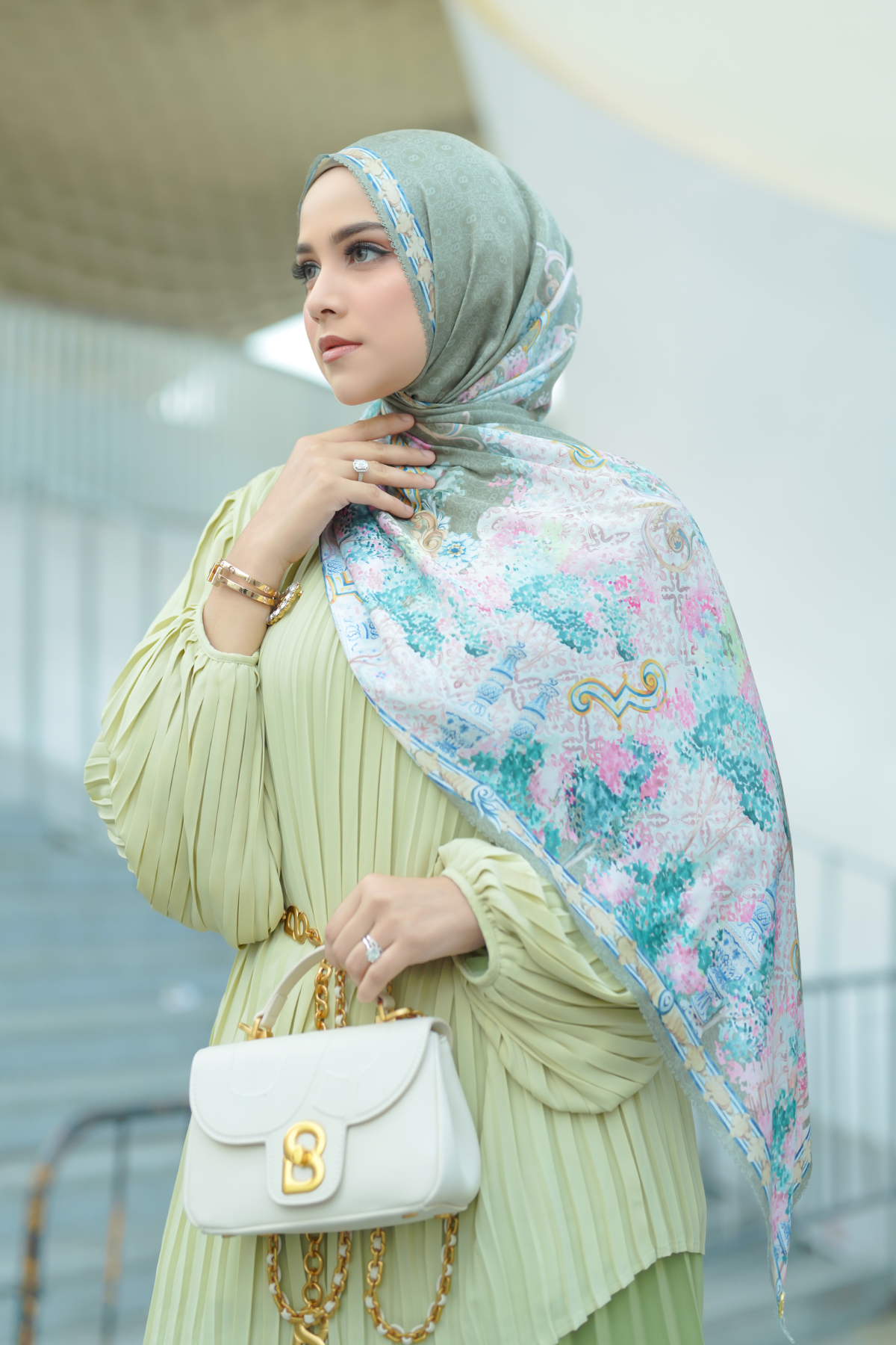 The Sevilla Satin Shawl - Garden