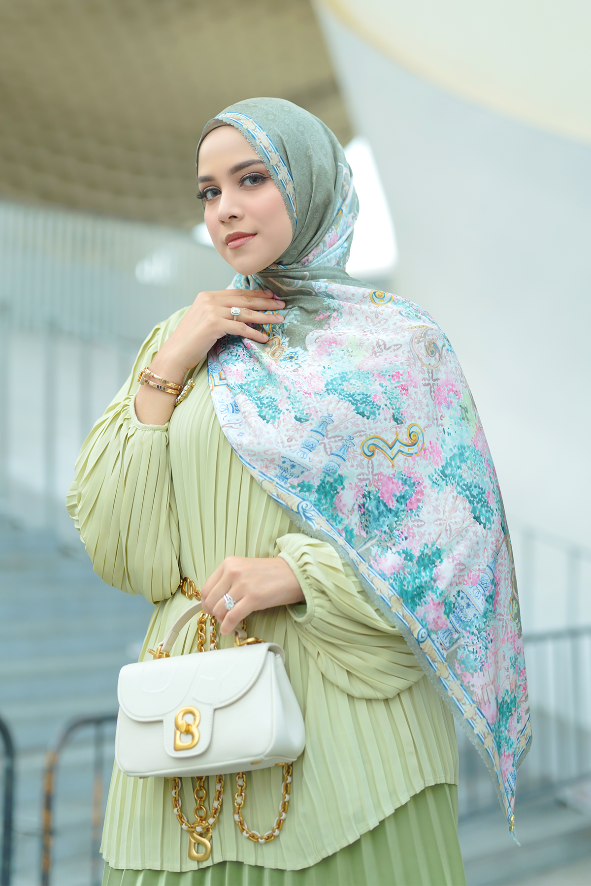 The Sevilla Satin Shawl - Garden